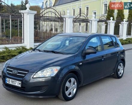 Серый Киа Сид, объемом двигателя 1.4 л и пробегом 240 тыс. км за 4200 $, фото 1 на Automoto.ua