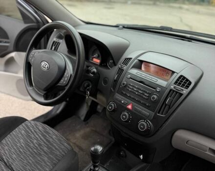 Серый Киа Сид, объемом двигателя 0 л и пробегом 87 тыс. км за 3600 $, фото 1 на Automoto.ua