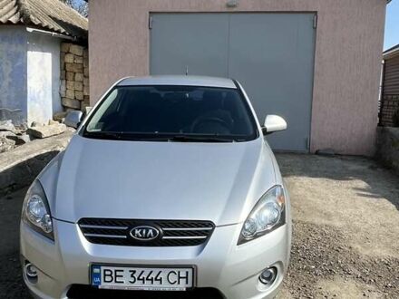 Киа Сид 2008 в Южноукраинске на Automoto.ua Серый Киа Сид, объемом двигателя 1.6 л и пробегом 67 тыс. км за 8200 $, фото 1 на Automoto.ua