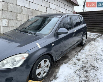 Серый Киа Сид, объемом двигателя 1.6 л и пробегом 249 тыс. км за 3500 $, фото 1 на Automoto.ua