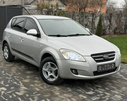 Серый Киа Сид, объемом двигателя 2 л и пробегом 191 тыс. км за 5700 $, фото 1 на Automoto.ua