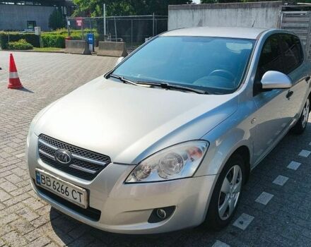 Серый Киа Сид, объемом двигателя 1.4 л и пробегом 160 тыс. км за 4500 $, фото 1 на Automoto.ua