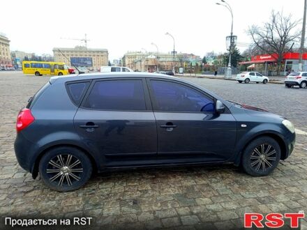 Серый Киа Сид, объемом двигателя 1.6 л и пробегом 240 тыс. км за 5900 $, фото 1 на Automoto.ua