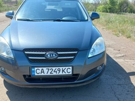 Киа Сид 2008 в Голованевске на Automoto.ua Серый Киа Сид, объемом двигателя 1.6 л и пробегом 280 тыс. км за 6500 $, фото 1 на Automoto.ua