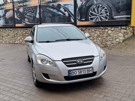 Серый Киа Сид, объемом двигателя 1.4 л и пробегом 280 тыс. км за 4500 $, фото 1 на Automoto.ua