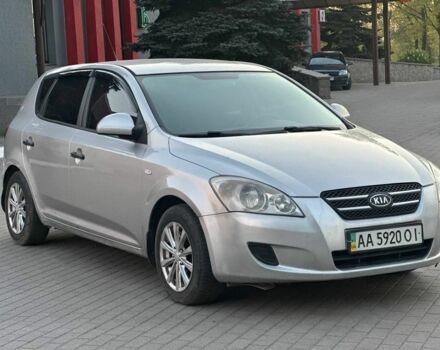 Серый Киа Сид, объемом двигателя 1.4 л и пробегом 246 тыс. км за 4499 $, фото 1 на Automoto.ua