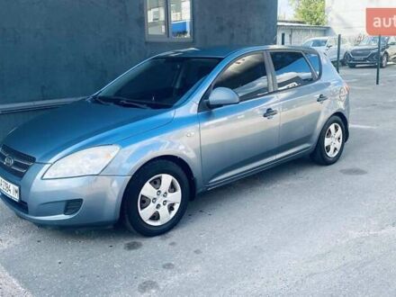 Серый Киа Сид, объемом двигателя 1.58 л и пробегом 250 тыс. км за 5500 $, фото 1 на Automoto.ua