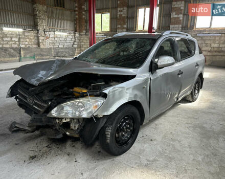 Серый Киа Сид, объемом двигателя 1.59 л и пробегом 281 тыс. км за 1700 $, фото 1 на Automoto.ua