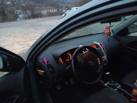 Киа Сид 2008 в Самборе на Automoto.ua Серый Киа Сид, объемом двигателя 1.6 л и пробегом 230 тыс. км за 5600 $, фото 1 на Automoto.ua