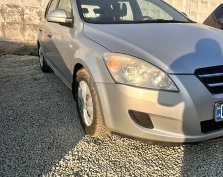 Серый Киа Сид, объемом двигателя 1.59 л и пробегом 196 тыс. км за 3900 $, фото 1 на Automoto.ua