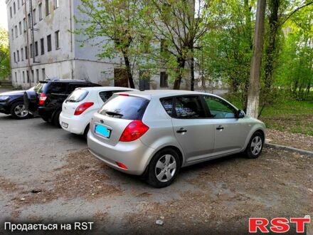 Киа Сид 2008 в Кривом Роге на Automoto.ua Серый Киа Сид, объемом двигателя 1.6 л и пробегом 105 тыс. км за 5700 $, фото 1 на Automoto.ua