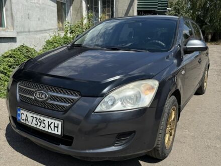 Киа Сид 2008 в Смеле на Automoto.ua Серый Киа Сид, объемом двигателя 1.6 л и пробегом 441 тыс. км за 3850 $, фото 1 на Automoto.ua