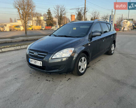 Серый Киа Сид, объемом двигателя 1.58 л и пробегом 250 тыс. км за 5800 $, фото 1 на Automoto.ua