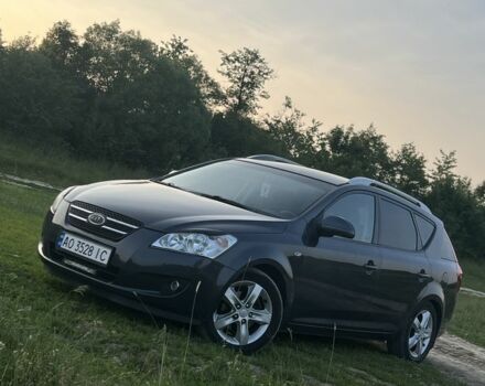 Серый Киа Сид, объемом двигателя 2 л и пробегом 300 тыс. км за 6000 $, фото 1 на Automoto.ua