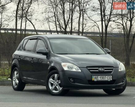 Серый Киа Сид, объемом двигателя 1.59 л и пробегом 218 тыс. км за 6750 $, фото 1 на Automoto.ua