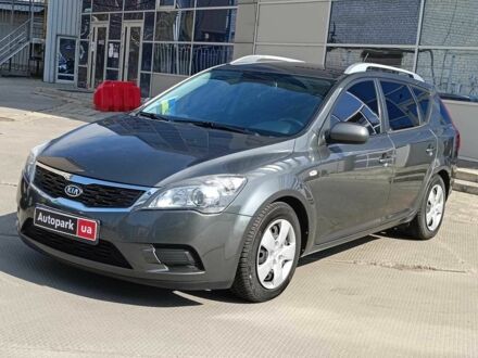 Киа Сид 2009 в Харькове на Automoto.ua Серый Киа Сид, объемом двигателя 1.4 л и пробегом 220 тыс. км за 6790 $, фото 1 на Automoto.ua