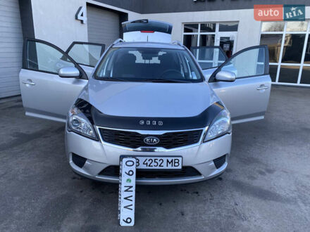 Серый Киа Сид, объемом двигателя 1.59 л и пробегом 207 тыс. км за 6499 $, фото 1 на Automoto.ua