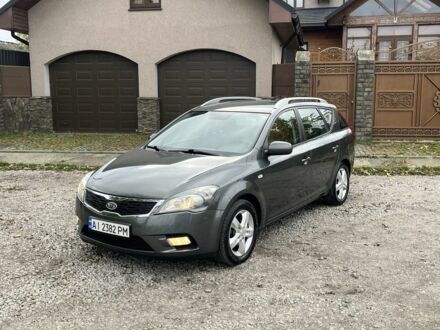 Киа Сид 2009 в Смеле на Automoto.ua Серый Киа Сид, объемом двигателя 1.6 л и пробегом 284 тыс. км за 5850 $, фото 1 на Automoto.ua