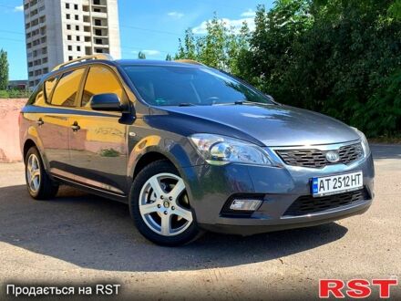 Серый Киа Сид, объемом двигателя 1.4 л и пробегом 206 тыс. км за 6950 $, фото 1 на Automoto.ua