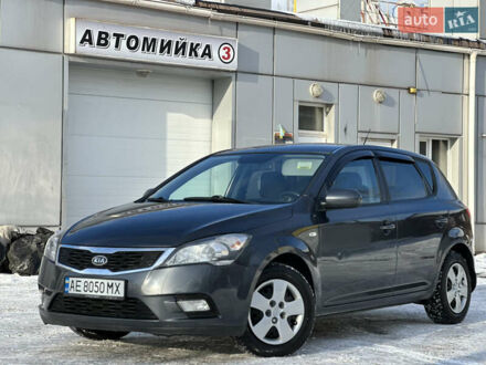 Сірий Кіа Сід, об'ємом двигуна 1.59 л та пробігом 140 тис. км за 6999 $, фото 1 на Automoto.ua