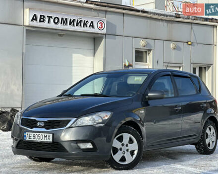 Сірий Кіа Сід, об'ємом двигуна 1.59 л та пробігом 140 тис. км за 6999 $, фото 1 на Automoto.ua