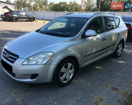 Серый Киа Сид, объемом двигателя 1.58 л и пробегом 200 тыс. км за 6400 $, фото 1 на Automoto.ua