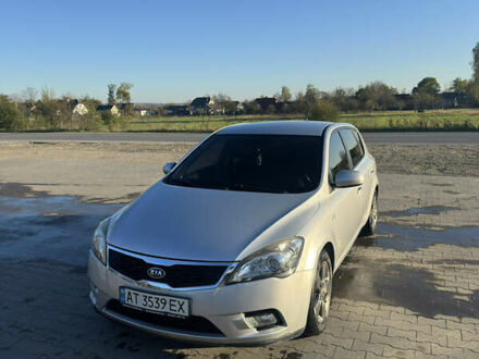 Серый Киа Сид, объемом двигателя 1.59 л и пробегом 187 тыс. км за 5100 $, фото 1 на Automoto.ua