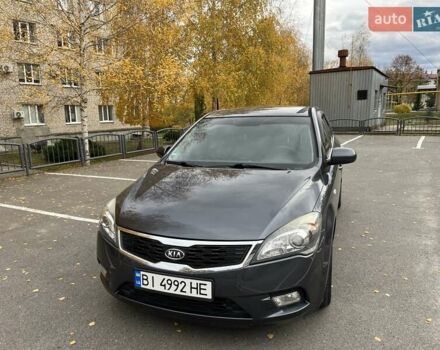 Киа Сид 2009 в Изюме на Automoto.ua Серый Киа Сид, объемом двигателя 1.4 л и пробегом 202 тыс. км за 6300 $, фото 1 на Automoto.ua