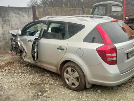 Серый Киа Сид, объемом двигателя 1.4 л и пробегом 245 тыс. км за 1999 $, фото 1 на Automoto.ua