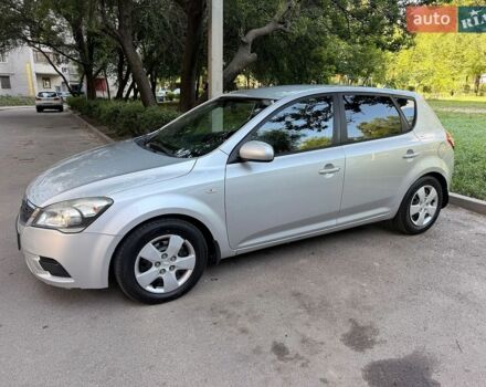Серый Киа Сид, объемом двигателя 1.4 л и пробегом 235 тыс. км за 4700 $, фото 1 на Automoto.ua