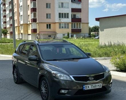 Серый Киа Сид, объемом двигателя 1.6 л и пробегом 278 тыс. км за 6000 $, фото 1 на Automoto.ua