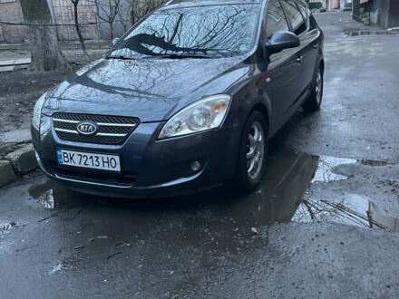Киа Сид 2009 в Ровно на Automoto.ua Серый Киа Сид, объемом двигателя 1.58 л и пробегом 999 тыс. км за 6500 $, фото 1 на Automoto.ua