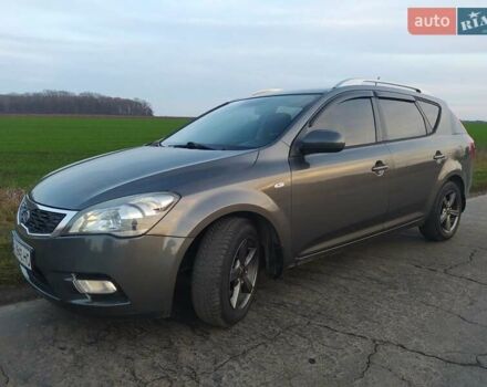 Серый Киа Сид, объемом двигателя 1.4 л и пробегом 227 тыс. км за 5800 $, фото 1 на Automoto.ua