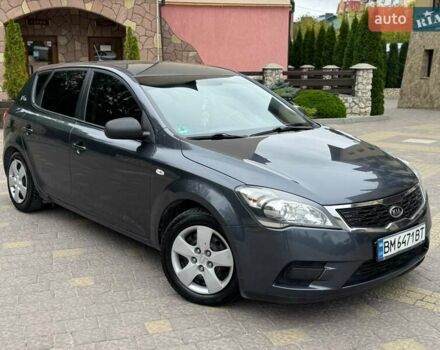 Серый Киа Сид, объемом двигателя 1.4 л и пробегом 200 тыс. км за 5300 $, фото 1 на Automoto.ua