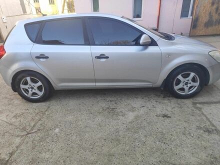 Серый Киа Сид, объемом двигателя 1.4 л и пробегом 229 тыс. км за 3150 $, фото 1 на Automoto.ua