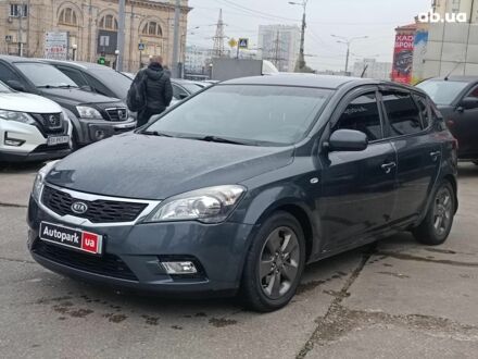 Серый Киа Сид, объемом двигателя 1.4 л и пробегом 202 тыс. км за 5890 $, фото 1 на Automoto.ua