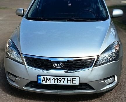 Серый Киа Сид, объемом двигателя 1.6 л и пробегом 270 тыс. км за 6200 $, фото 1 на Automoto.ua