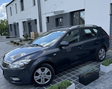 Серый Киа Сид, объемом двигателя 1.4 л и пробегом 274 тыс. км за 4850 $, фото 1 на Automoto.ua