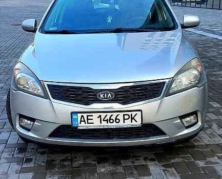 Сірий Кіа Сід, об'ємом двигуна 1.4 л та пробігом 261 тис. км за 4600 $, фото 1 на Automoto.ua