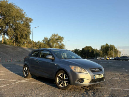 Серый Киа Сид, объемом двигателя 1.4 л и пробегом 197 тыс. км за 3900 $, фото 1 на Automoto.ua