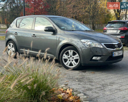 Серый Киа Сид, объемом двигателя 1.6 л и пробегом 213 тыс. км за 6500 $, фото 1 на Automoto.ua
