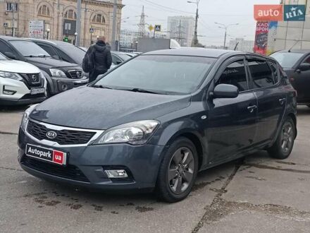 Серый Киа Сид, объемом двигателя 1.4 л и пробегом 202 тыс. км за 5890 $, фото 1 на Automoto.ua