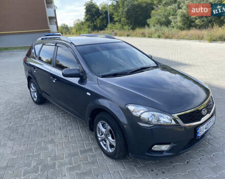 Серый Киа Сид, объемом двигателя 1.6 л и пробегом 259 тыс. км за 5700 $, фото 1 на Automoto.ua