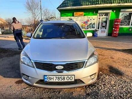 Серый Киа Сид, объемом двигателя 1.6 л и пробегом 320 тыс. км за 7000 $, фото 1 на Automoto.ua