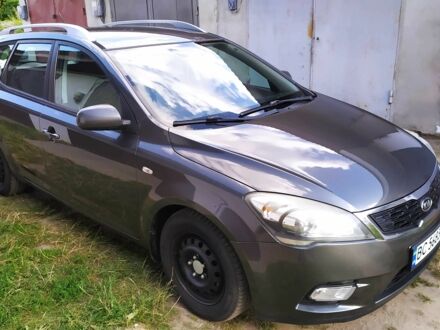 Киа Сид 2010 в Червонограде на Automoto.ua Серый Киа Сид, объемом двигателя 1.6 л и пробегом 246 тыс. км за 6500 $, фото 1 на Automoto.ua