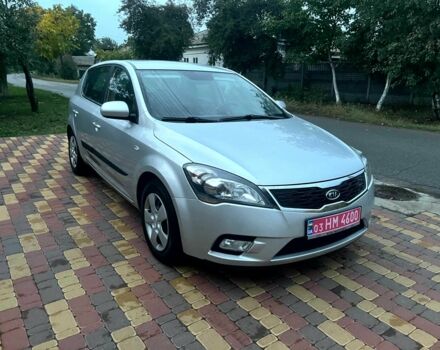 Серый Киа Сид, объемом двигателя 1.6 л и пробегом 236 тыс. км за 8200 $, фото 1 на Automoto.ua
