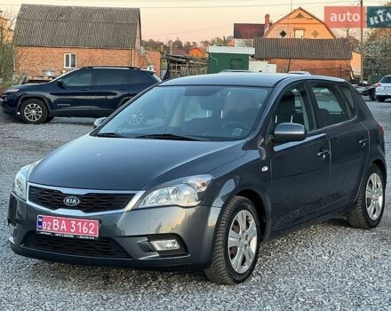 Серый Киа Сид, объемом двигателя 1.4 л и пробегом 200 тыс. км за 6800 $, фото 1 на Automoto.ua