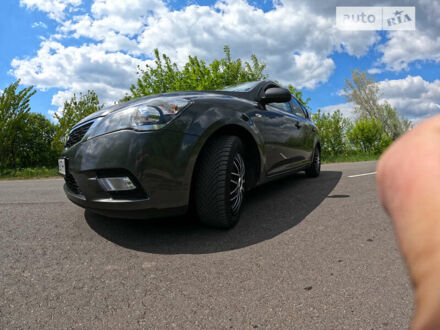 Кіа Сід 2010 у Житомирі на Automoto.ua Сірий Кіа Сід, об'ємом двигуна 1.6 л та пробігом 295 тис. км за 7000 $, фото 1 на Automoto.ua