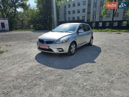 Киа Сид 2010 в Днепре (Днепропетровске) на Automoto.ua Серый Киа Сид, объемом двигателя 1.4 л и пробегом 154 тыс. км за 6700 $, фото 1 на Automoto.ua