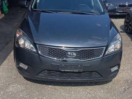 Серый Киа Сид, объемом двигателя 1.59 л и пробегом 210 тыс. км за 6200 $, фото 1 на Automoto.ua